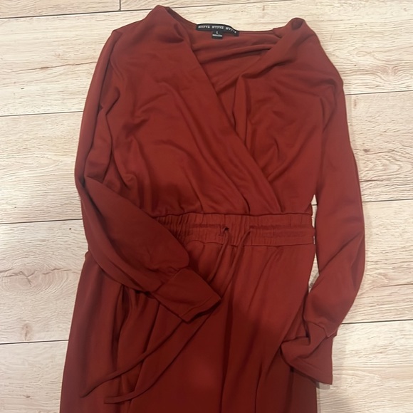 Jumpsuit.. - Picture 2 of 4